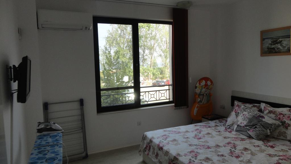 Apartment In Green Beach Resort Kavatsi Созополь Экстерьер фото